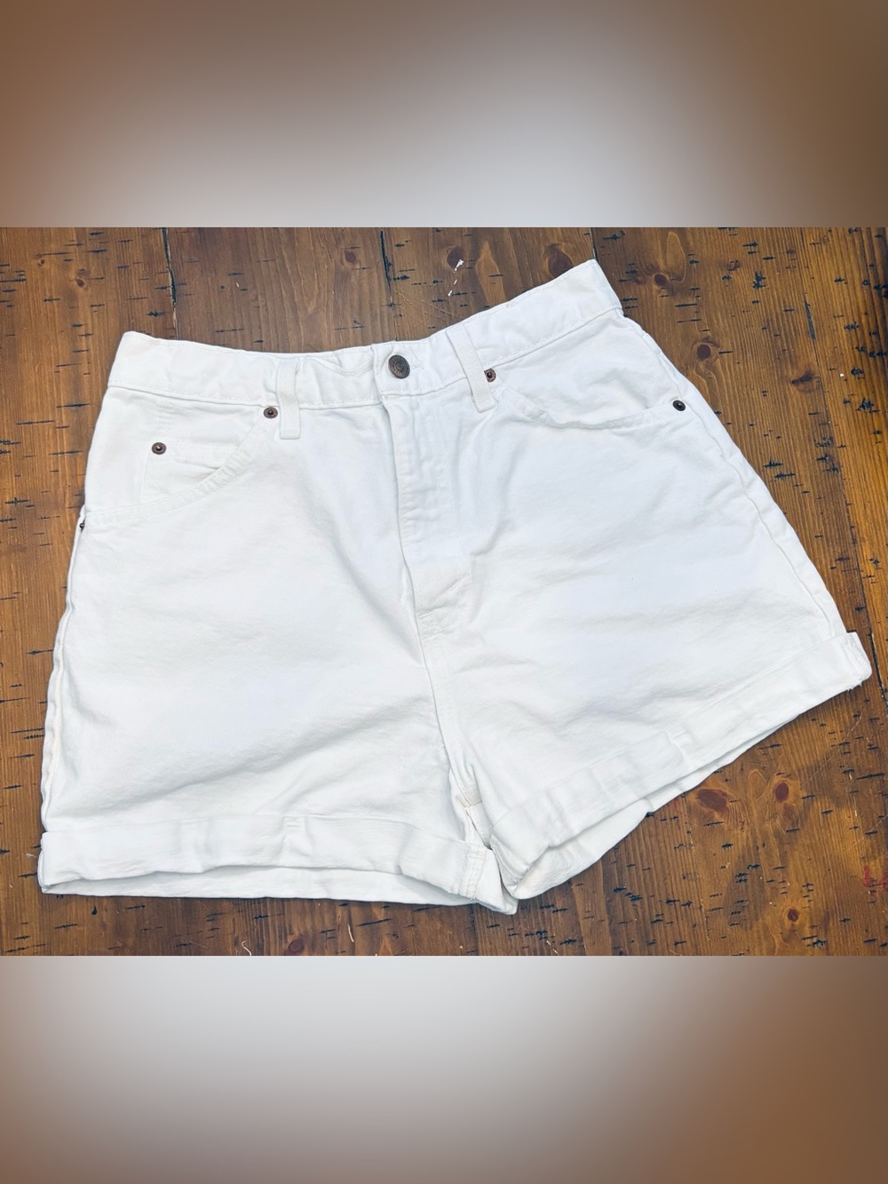 Vintage Levi's 954 White High-Rise Denim Shorts - Great Condition!size L